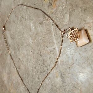 Woman's necklace